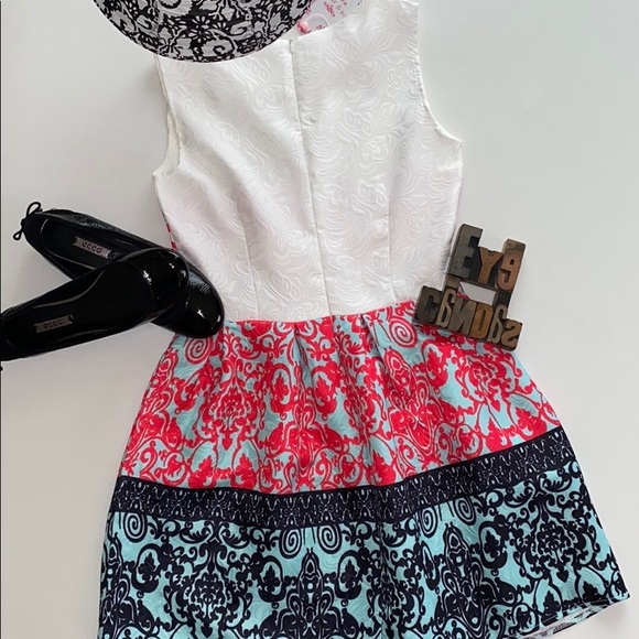 🆕$🔟SALE: Brand Unknown to me (in Asian language) Dress - Picture 7 of 8